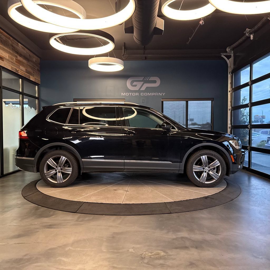 Used 2021 Volkswagen Tiguan SEL w/ 3rd Row Seat Package AWD/4WD image 2