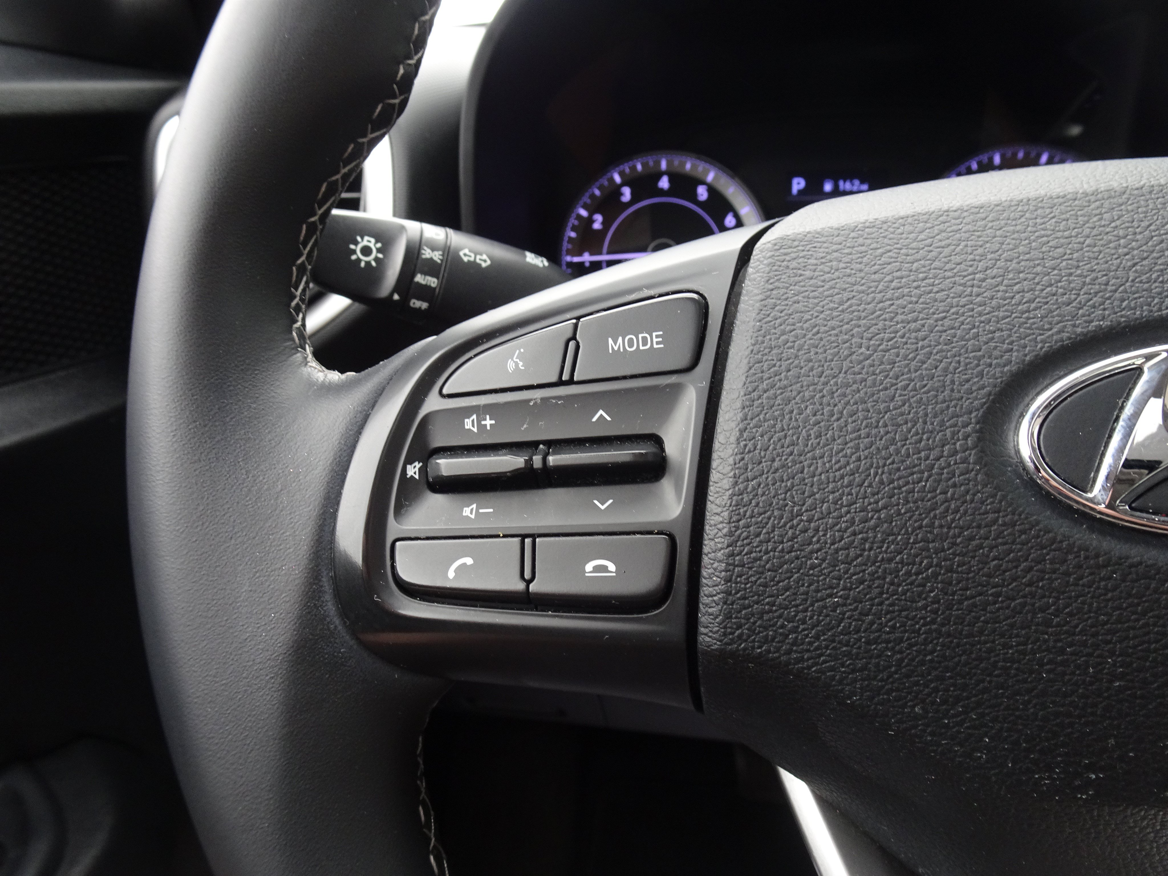 Used 2022 Hyundai Venue SEL FWD image 20