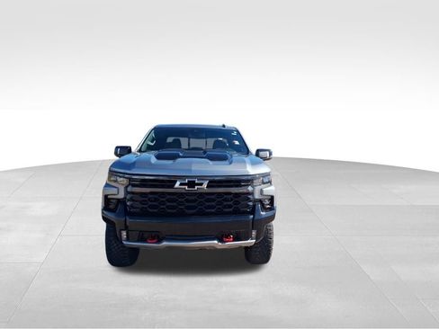 Used 2023 Chevrolet Silverado 1500 ZR2 image 4