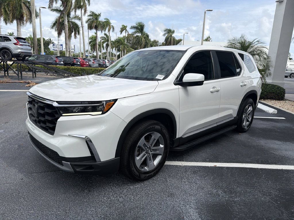 Certified 2025 Honda Pilot EX-L image 4