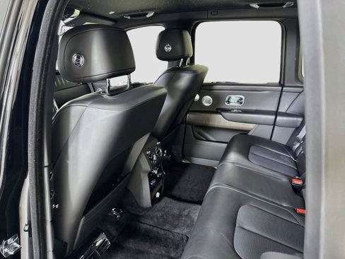 Used 2025 Rolls-Royce Cullinan AWD/4WD image 26