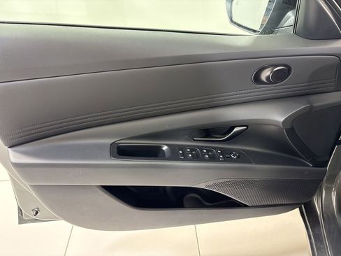 New 2025 Hyundai Elantra SEL FWD image 16