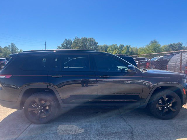 Used 2023 Jeep Grand Cherokee L Laredo AWD/4WD image 11