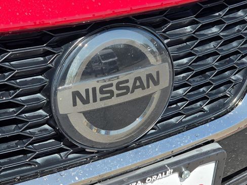 Used 2021 Nissan Versa SR FWD image 33