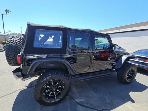 Used 2016 Jeep Wrangler Unlimited Sport w/ Connectivity Group AWD/4WD image 4