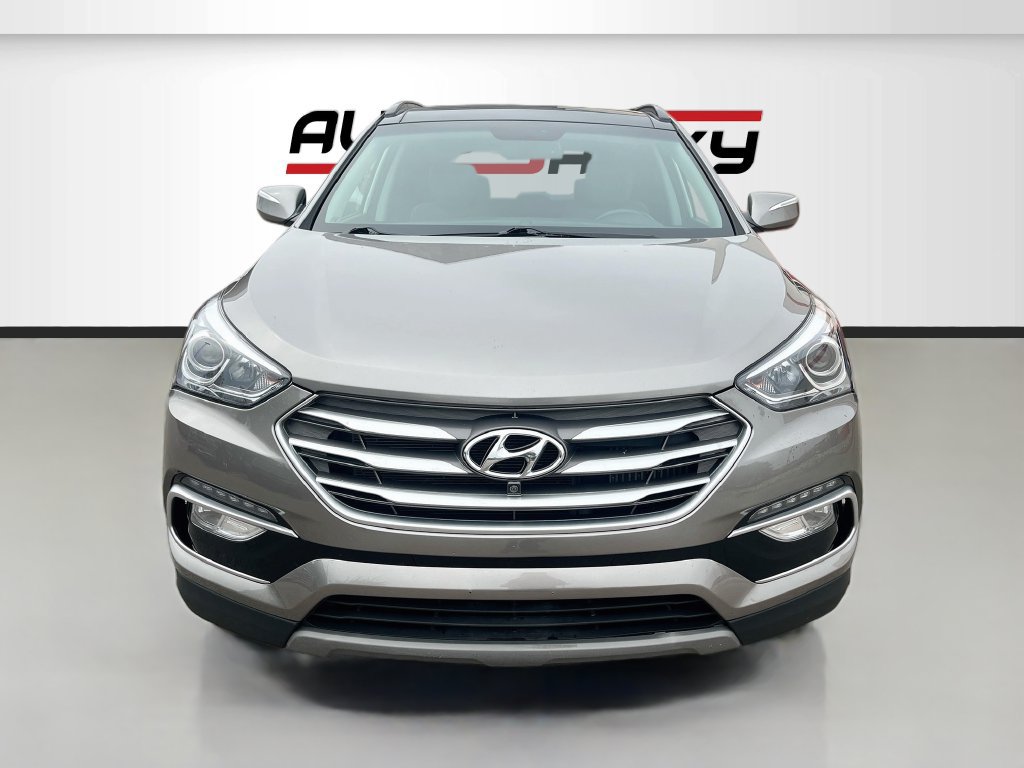 Used 2018 Hyundai Santa Fe Sport AWD/4WD image 2