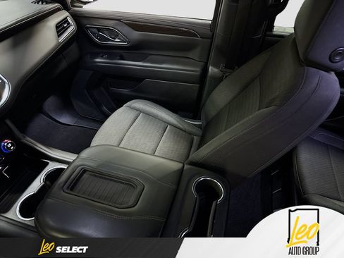 Used 2023 GMC Yukon SLE w/ Gmc Pro Safety Plus Package AWD/4WD image 25