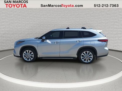 Used 2023 Toyota Highlander Limited image 8