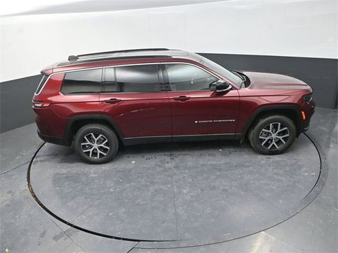 New 2025 Jeep Grand Cherokee L Limited image 16