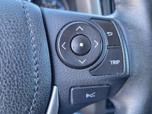 Used 2017 Toyota RAV4 XLE image 27