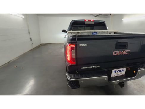 Used 2018 GMC Sierra 1500 SLT AWD/4WD image 7