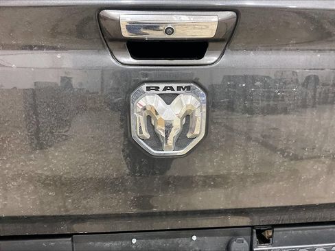 Used 2019 RAM 1500 Big Horn AWD/4WD image 9