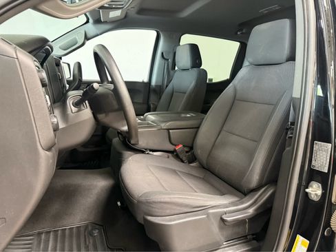 Used 2019 Chevrolet Silverado 1500 Custom w/ Custom Value Package AWD/4WD image 13