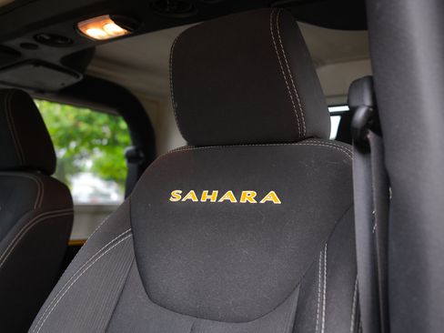 Used 2015 Jeep Wrangler Sahara AWD/4WD image 16