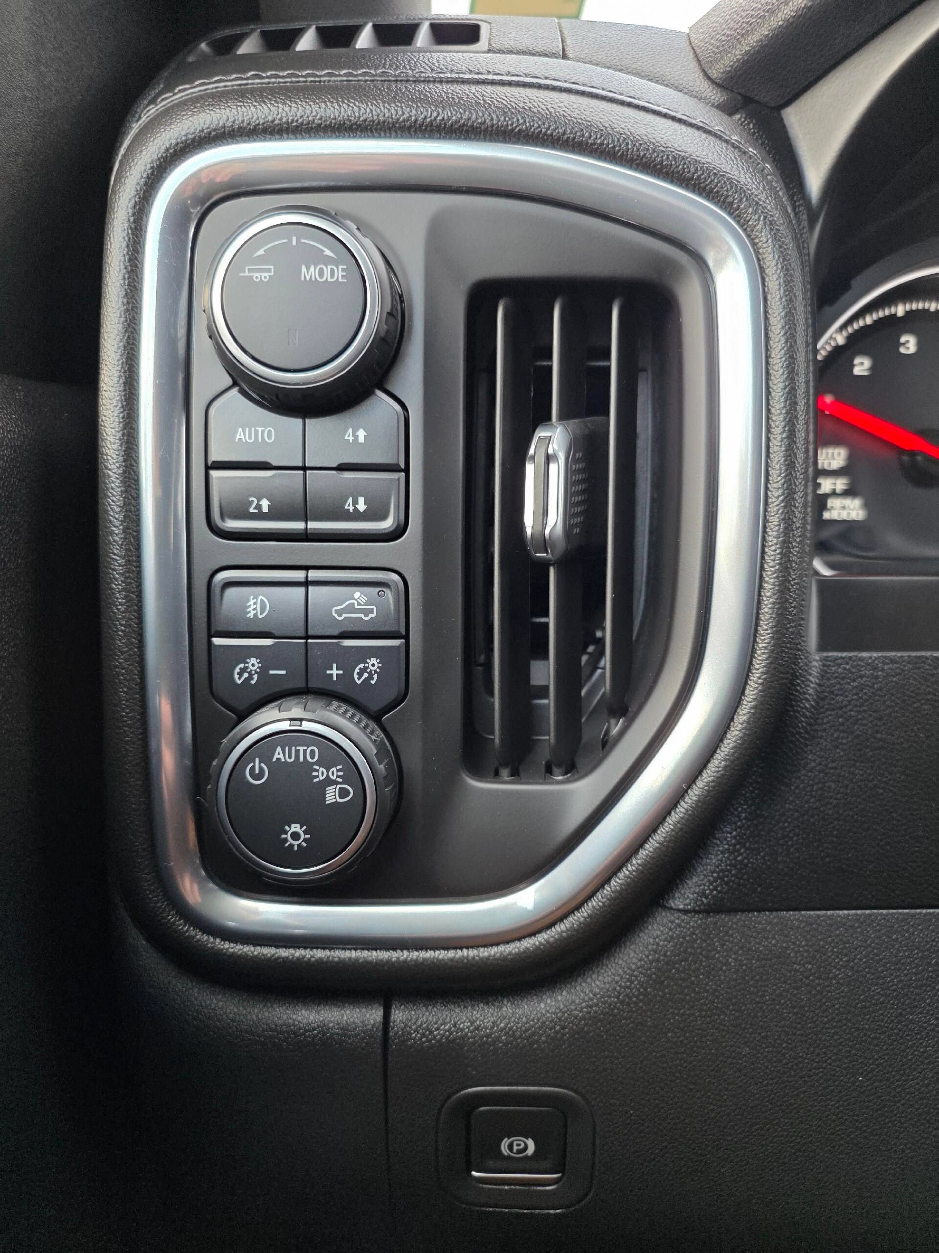 Used 2020 Chevrolet Silverado 1500 RST AWD/4WD image 22