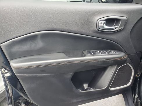 Used 2019 Jeep Compass Limited AWD/4WD image 20