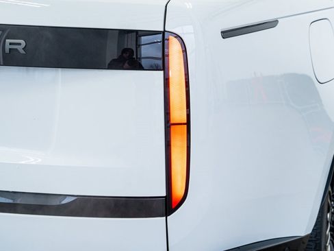 Used 2025 Land Rover Range Rover Long Wheelbase Autobiography image 28