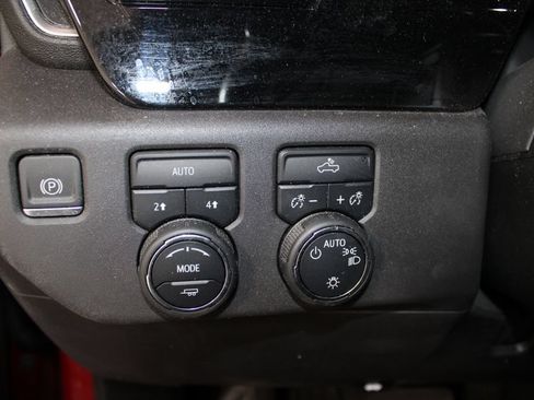 Used 2023 Chevrolet Silverado 1500 LT AWD/4WD image 21