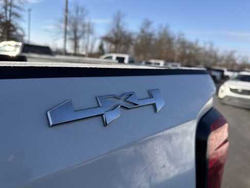 Used 2024 GMC Sierra 1500 Elevation image 30