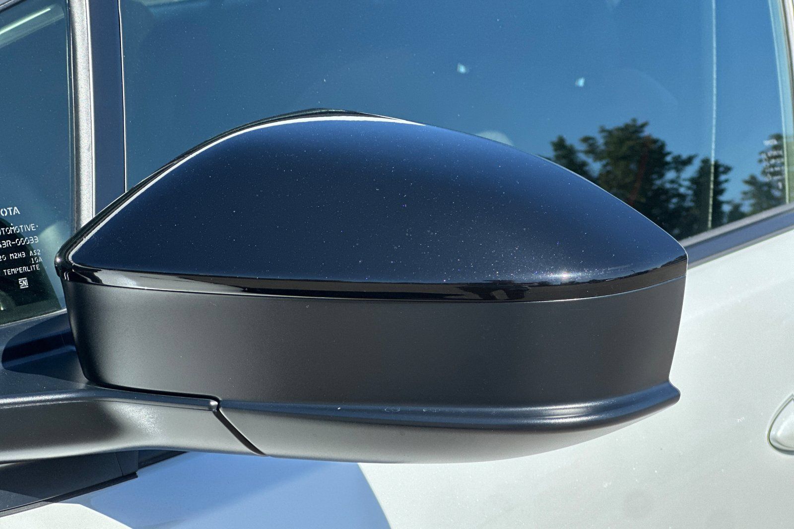Certified 2026 Toyota Prius Plug-In Hybrid FWD image 53