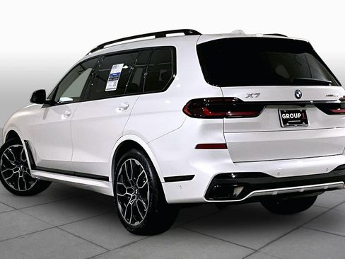 Used 2025 BMW X7 xDrive40i w/ M Sport Package AWD/4WD image 11