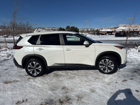 Used 2023 Nissan Rogue SV image 10