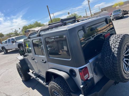 Used 2018 Jeep Wrangler Unlimited Sport S AWD/4WD image 46