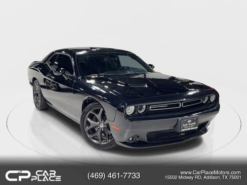 Used 2018 Dodge Challenger SXT Plus image 1