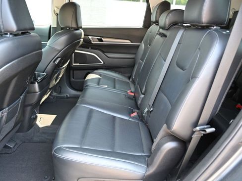 Used 2022 Kia Telluride LX image 18