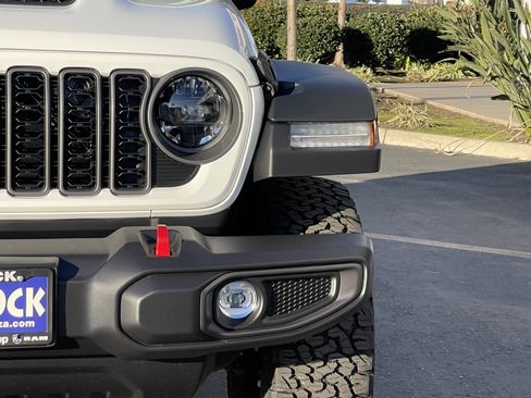 New 2026 Jeep Wrangler Unlimited Rubicon w/ Technology Group image 7