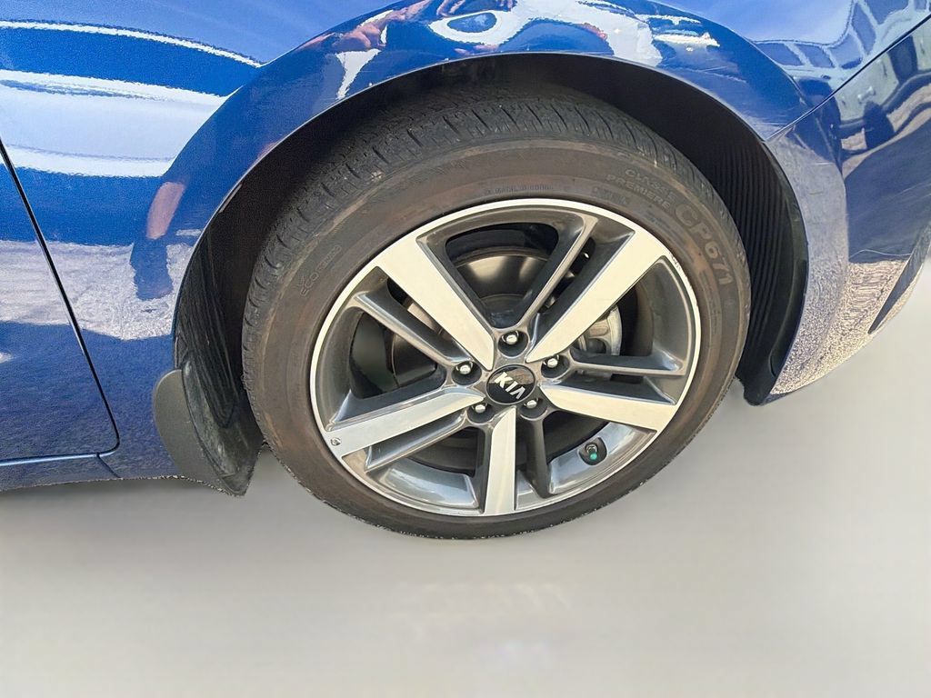 Used 2017 Kia Forte EX FWD image 9