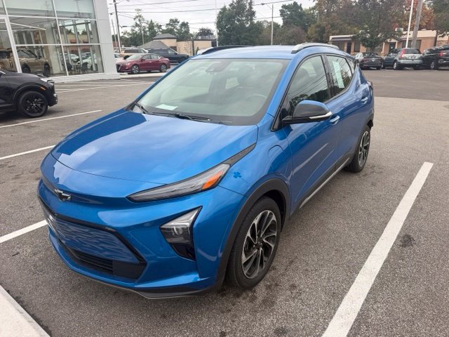 Used 2022 Chevrolet Bolt EUV Premier w/ Super Cruise Package FWD image 1