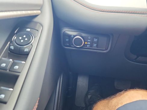 New 2025 Ford Explorer Active image 28