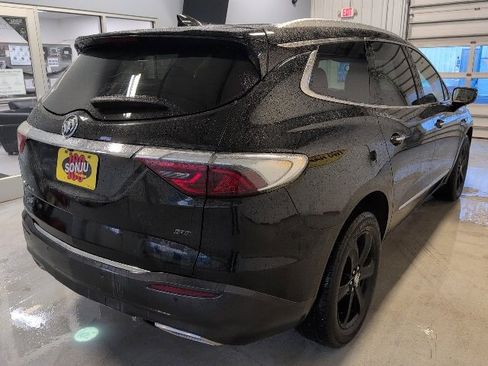 Used 2023 Buick Enclave Essence image 5