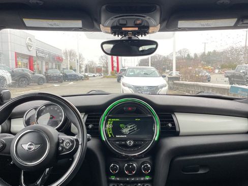 Used 2016 MINI Cooper 4-Door Hardtop image 7