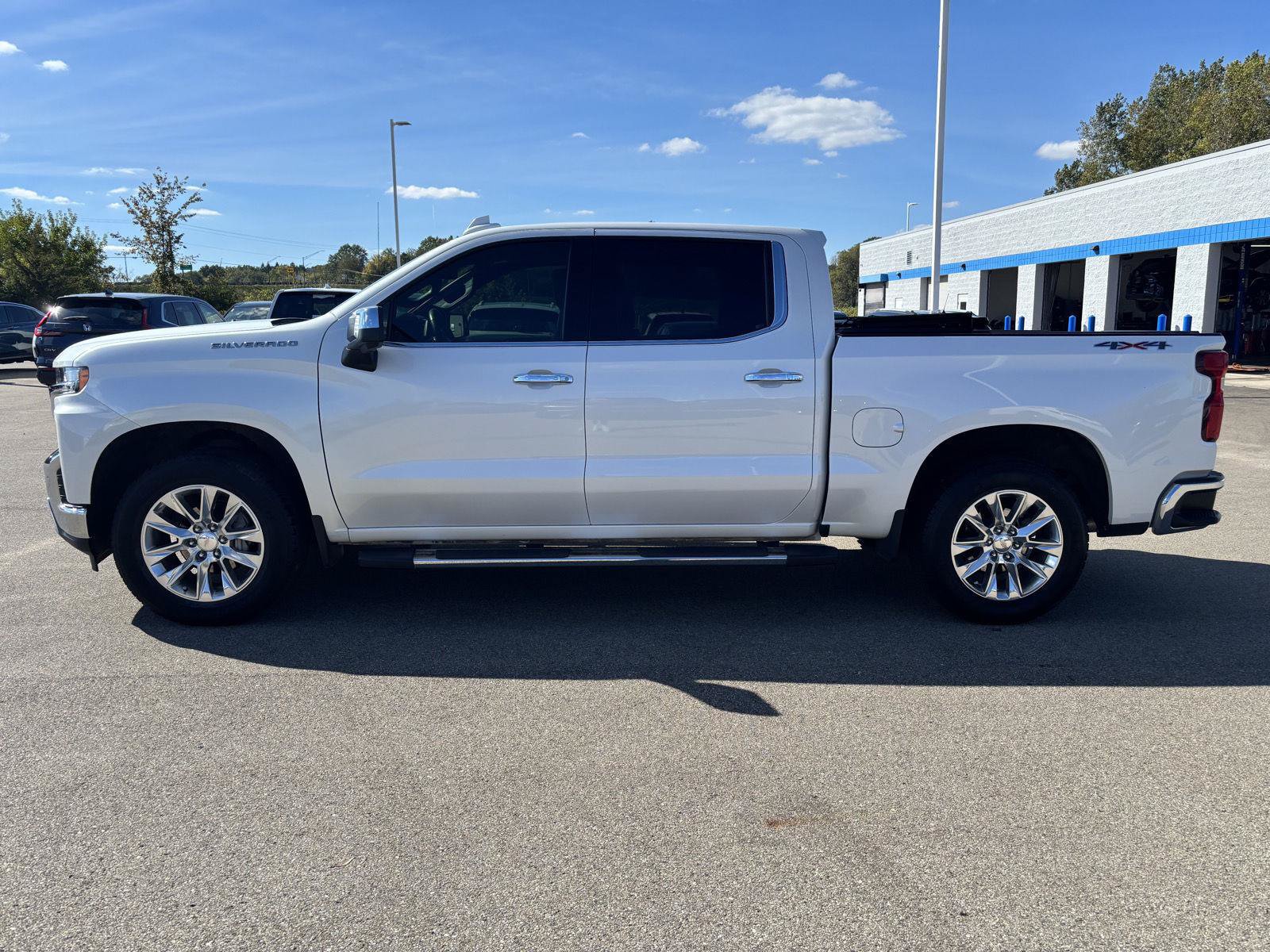 Used 2021 Chevrolet Silverado 1500 LTZ AWD/4WD image 2