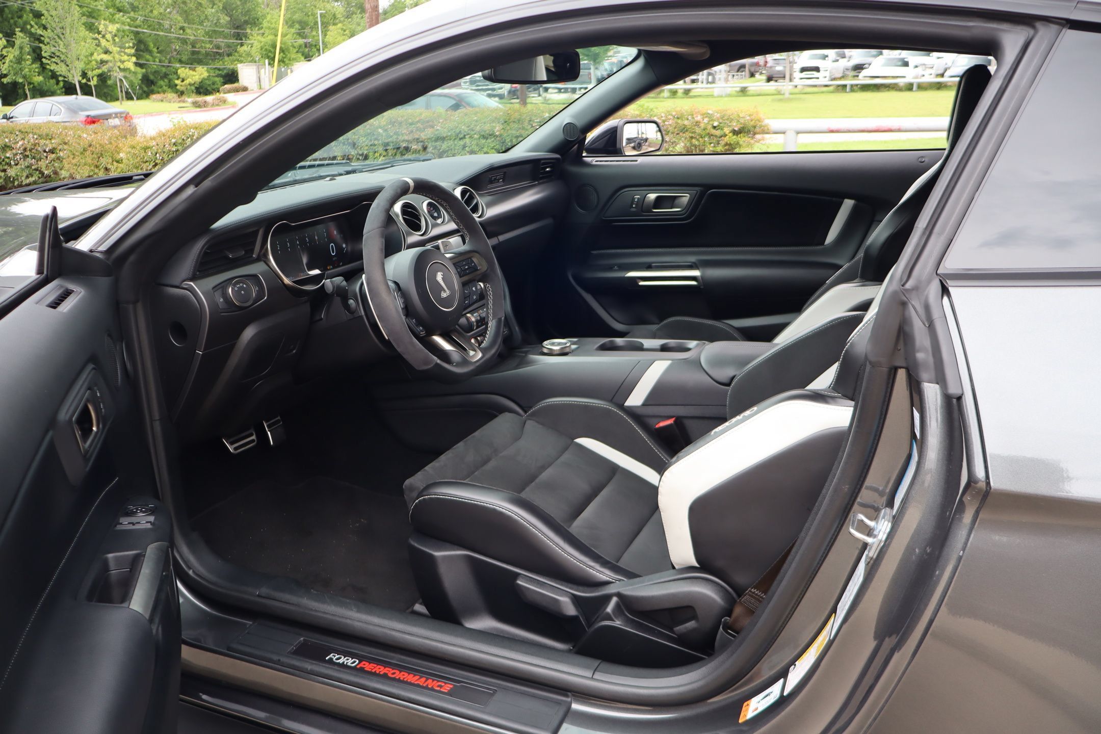 Used 2020 Ford Mustang Shelby GT500 w/ Technology Package RWD image 25