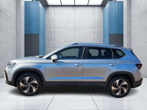 Used 2025 Volkswagen Taos SE image 26