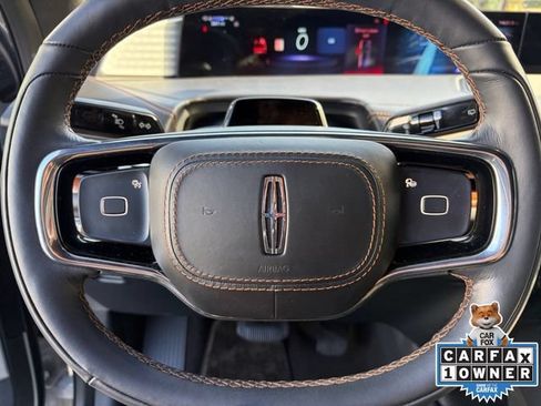 Used 2025 Lincoln Navigator Black Label AWD/4WD image 7