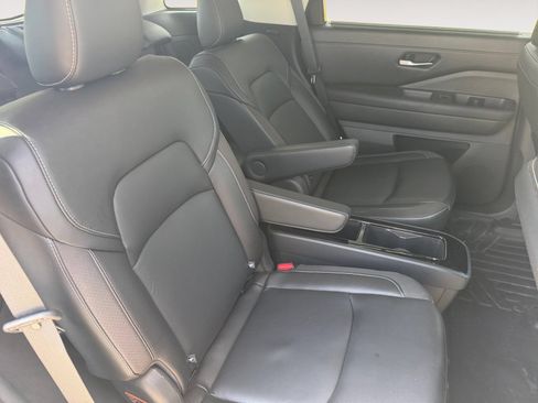 Used 2023 Nissan Pathfinder SL w/ SL Premium Package FWD image 13
