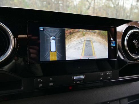 Used 2023 Mercedes-Benz Sprinter 3500 w/ Parking Package image 10