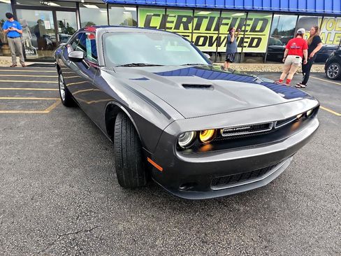 Used 2021 Dodge Challenger SXT image 7