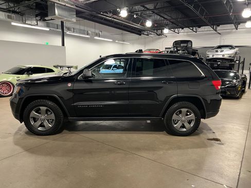 Used 2013 Jeep Grand Cherokee Trailhawk image 6