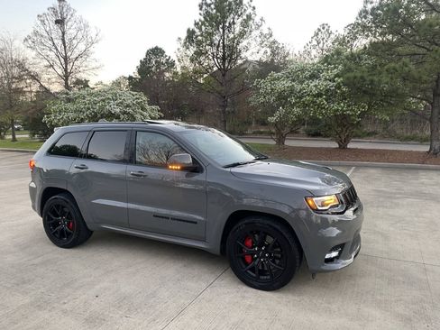 Used 2021 Jeep Grand Cherokee SRT w/ Trailer Tow Group IV AWD/4WD image 14