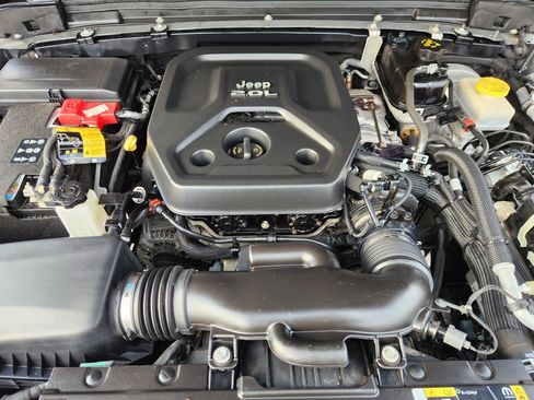 Used 2021 Jeep Wrangler Unlimited Sport image 17