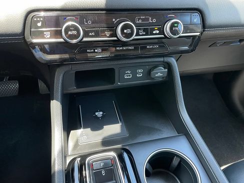 Certified 2024 Honda Pilot Touring image 19