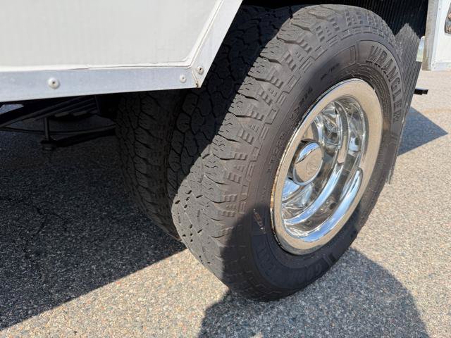 Used 2017 Ford E-450 and Econoline 450 Super Duty w/ Power Windows & Locks Group RWD image 39