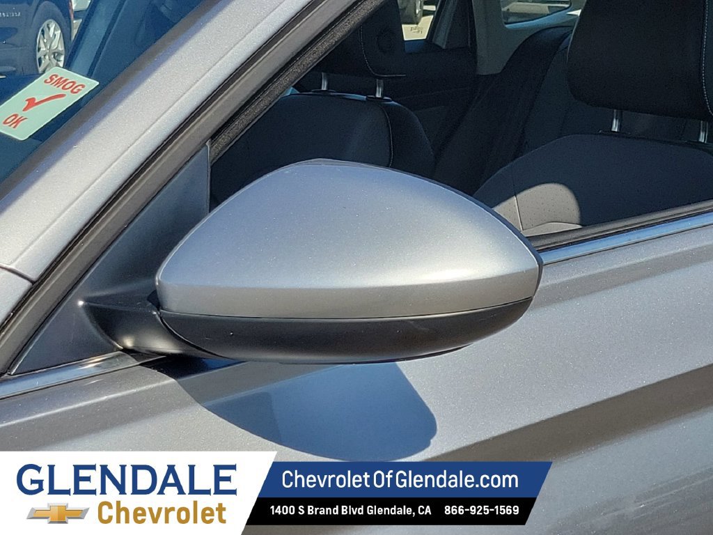 Used 2025 Volkswagen Jetta SE FWD image 11