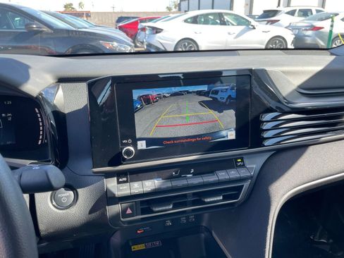 Used 2025 Toyota Camry LE image 17