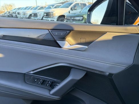 New 2026 Volkswagen Tiguan SE image 15